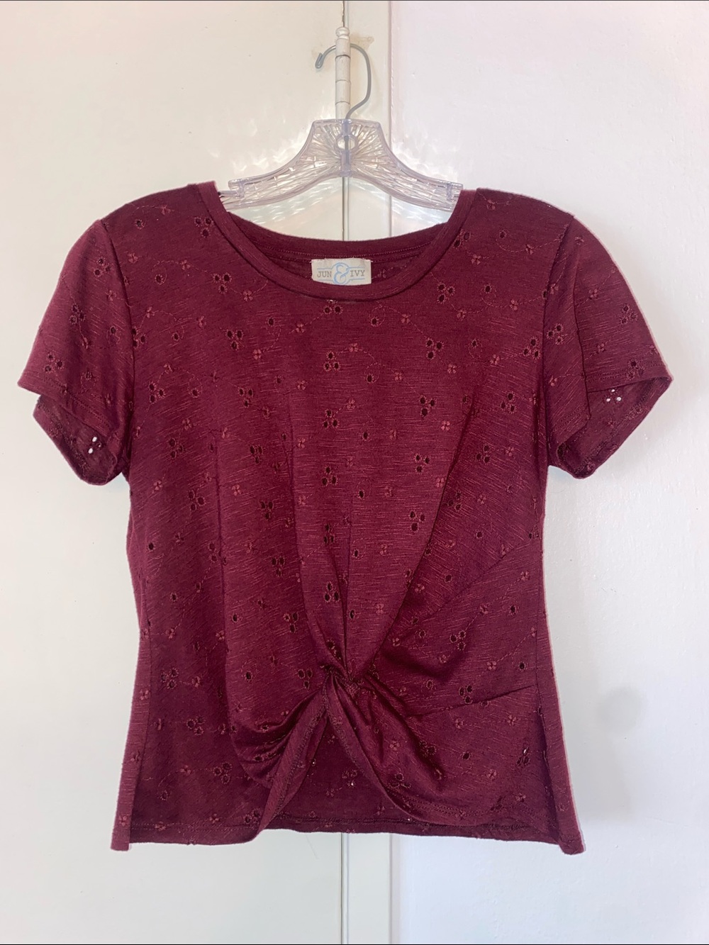 GUC - Burgundy eyelet crop tee with front twist Jun & Ivy MED
